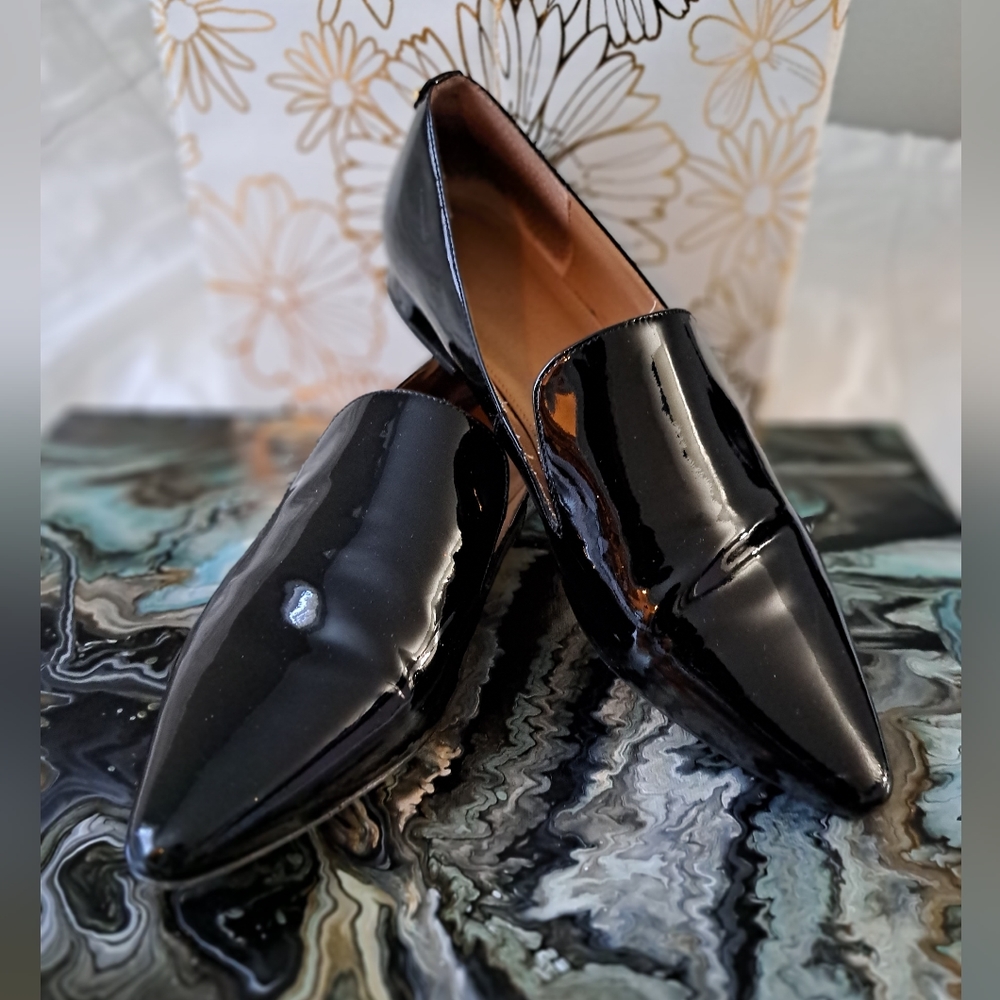 Calvin Klein size 8 loafers